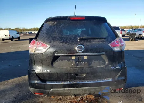 2015 Nissan Rogue S z USA, uszkodzony, nr VIN KNMAT2MVXFP587370